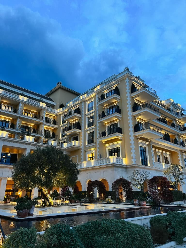 HomBuk Luxury Background